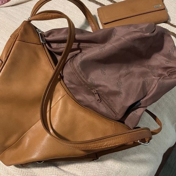 Vintage Fossil Handbag/ Backpack with Matching Wallet - Picture 6 of 16